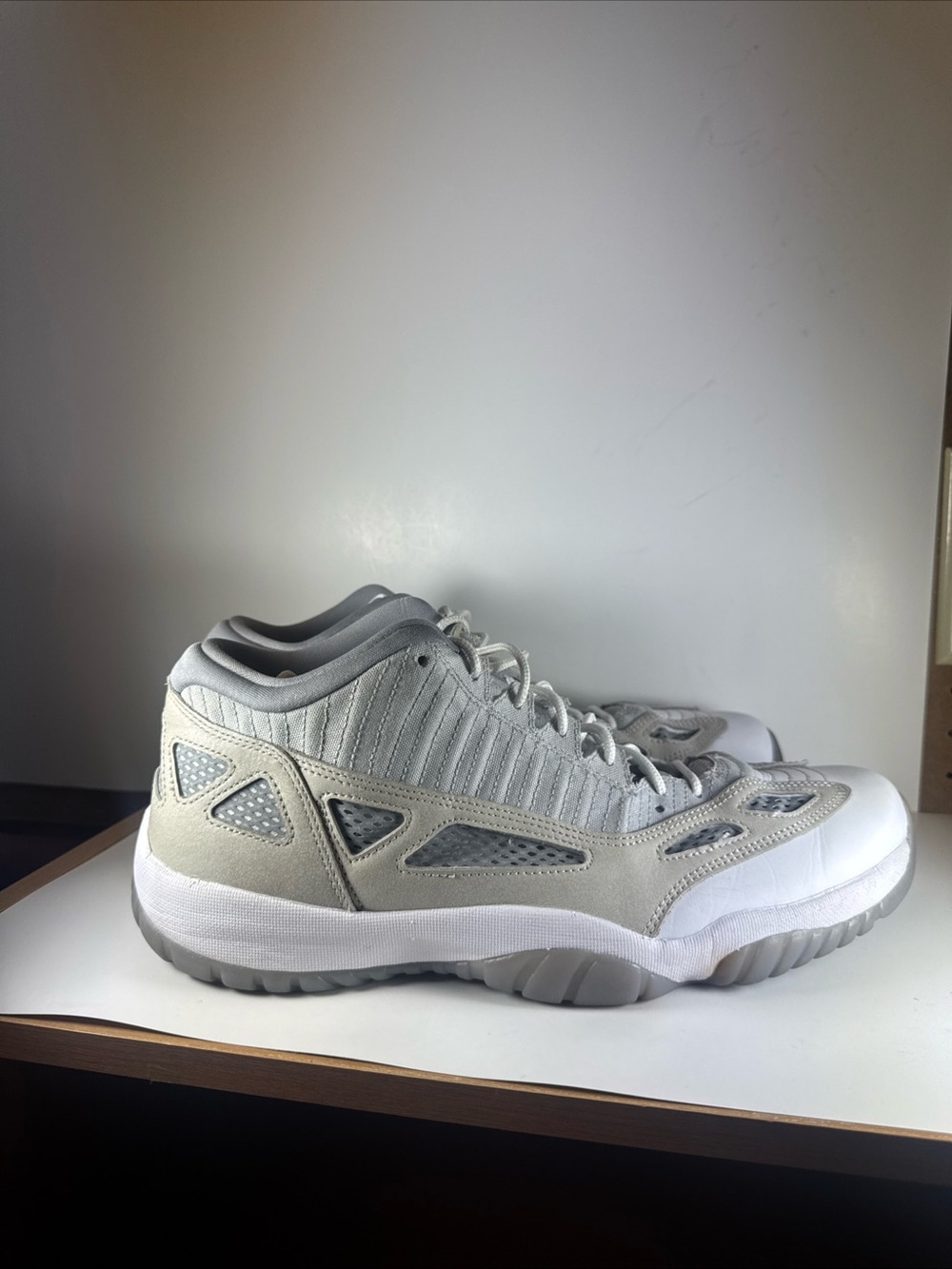 Men's Size 14 Air Jordan 11 Retro Low LE Grey Athletic Sneakers - Picture 2 of 12